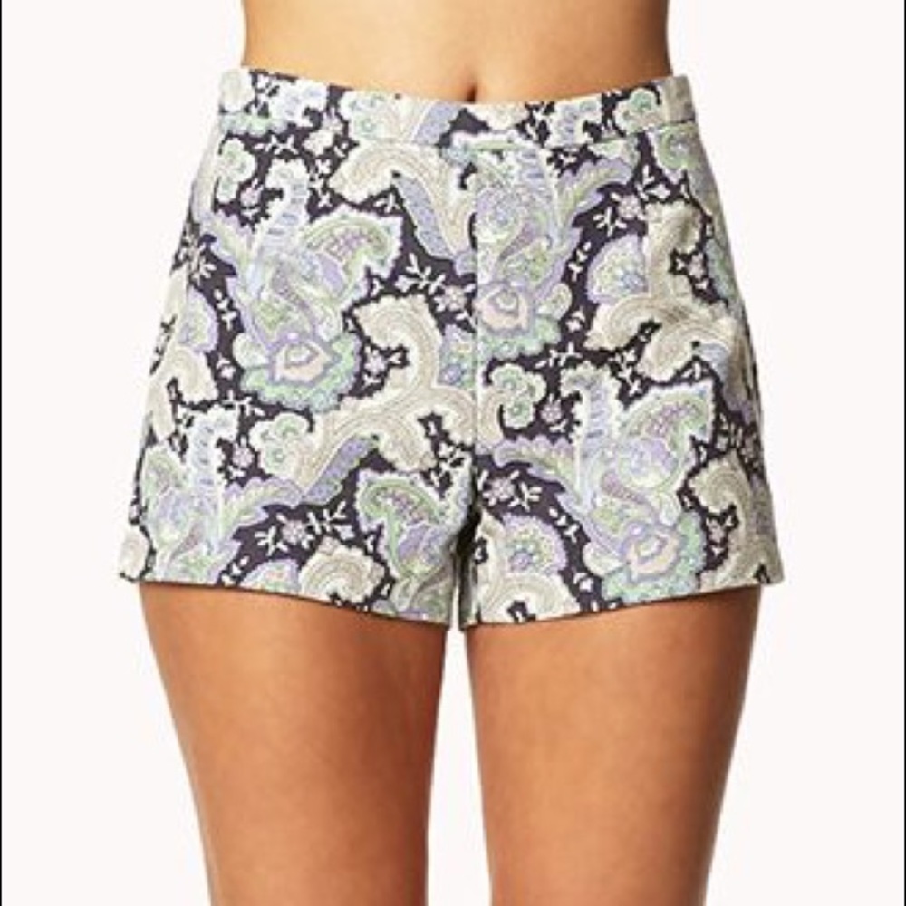 ✨NWT✨Forever 21 Paisley Shorts